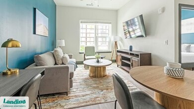 Building Photo - 944 Broadcast Pl