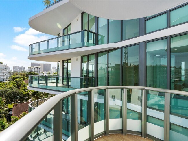 Foto del edificio - 9901 W Bay Harbor Dr