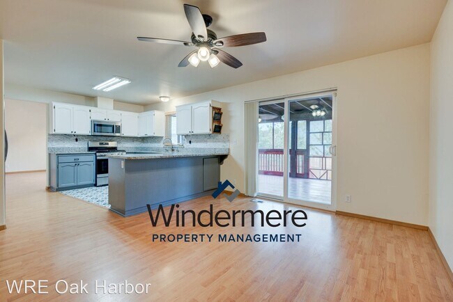 Building Photo - 4 br, 2.5 bath House - 1339 NE Big Berry Lp