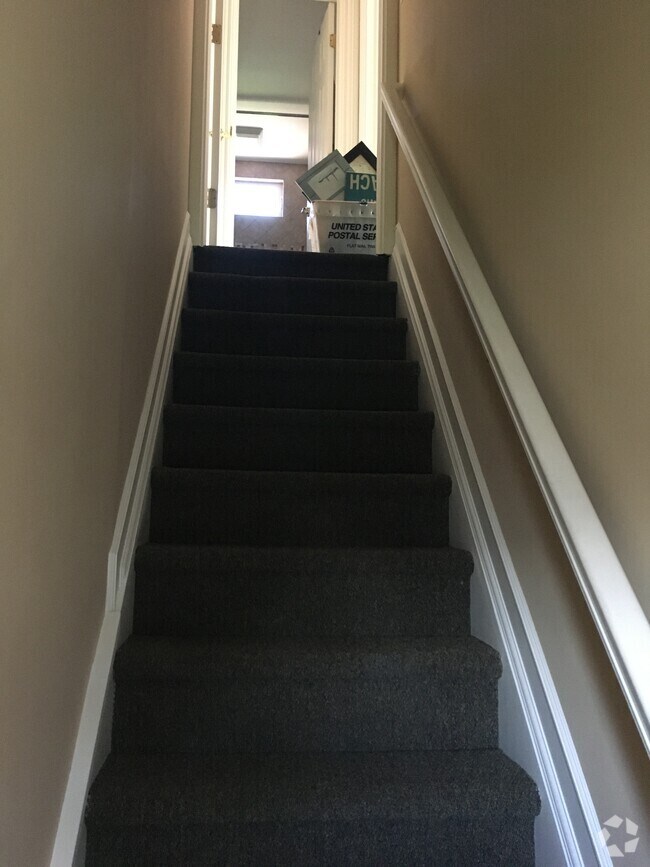 Higbie Gardens Apartments for Rent with Extra Storage West Islip, NY