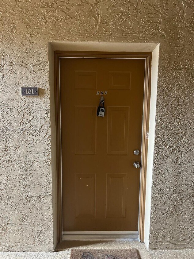 Primary Photo - 11700 SW 1st St