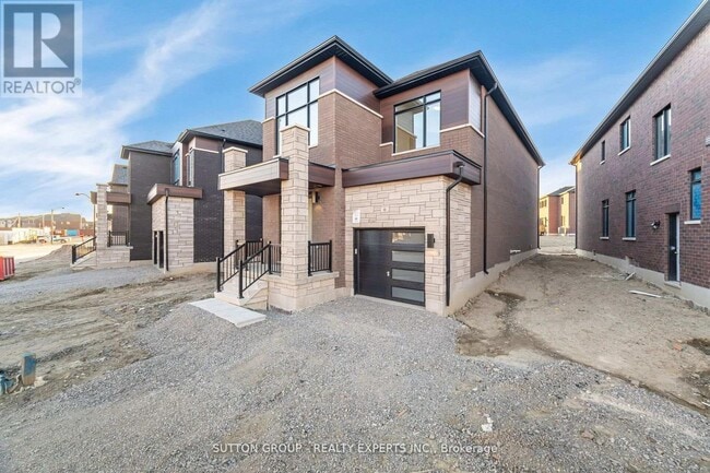 Building Photo - 6 Raja St