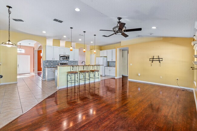 Building Photo - 33 Seamanship Trail