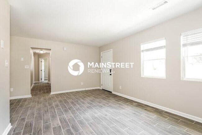 Foto del edificio - 3 Bedroom Pet-Friendly Home in Charlotte, NC with Main Street Renewal