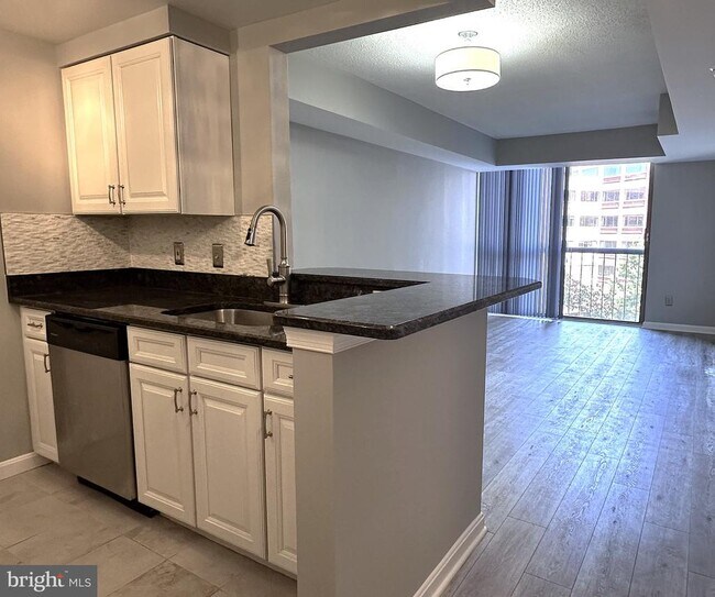 Foto del edificio - 4808 Moorland Ln