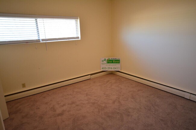 Photo du bâtiment - 0 Bed 0 Bath Unit in Calgary, AB
