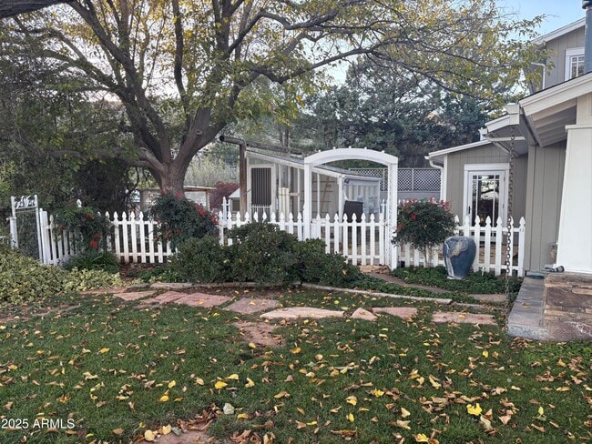 Foto del edificio - 1385 Mountain Rd