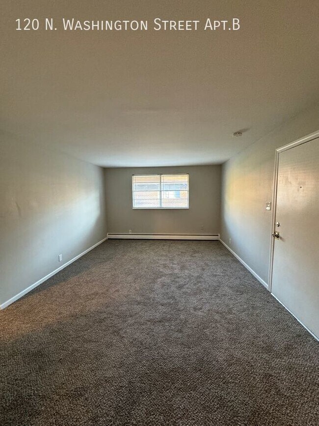 Building Photo - Updated 2 bedroom in the Heart of Delaware