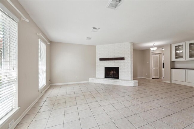 Foto del edificio - 10796 Briar Forest Dr