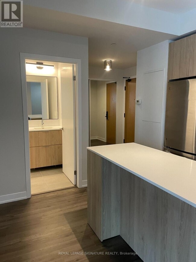 Building Photo - 25 Nicholas Ave