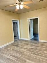 Building Photo - 1209 E Fortification St