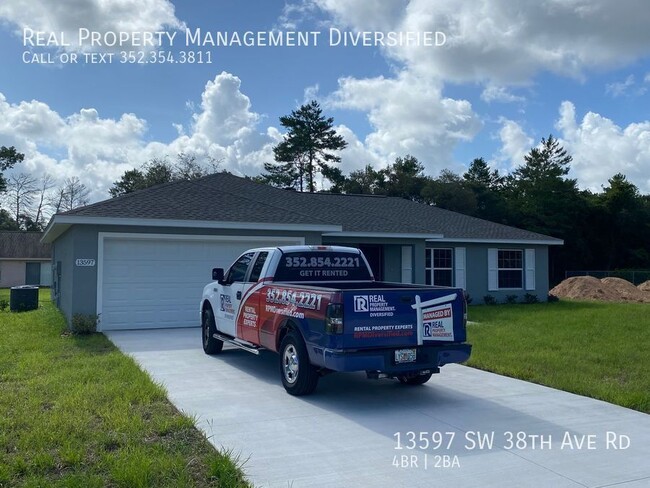 Foto del edificio - Desirable SW Ocala Neighborhood 4/2/2 *WON...