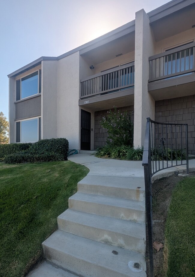 Building Photo - 1301 Iguana Cir