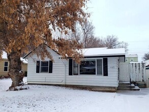 Building Photo - 1107 Howard Ave