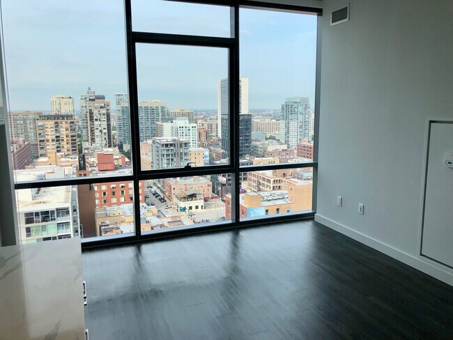Foto del edificio - 51 W Ontario St