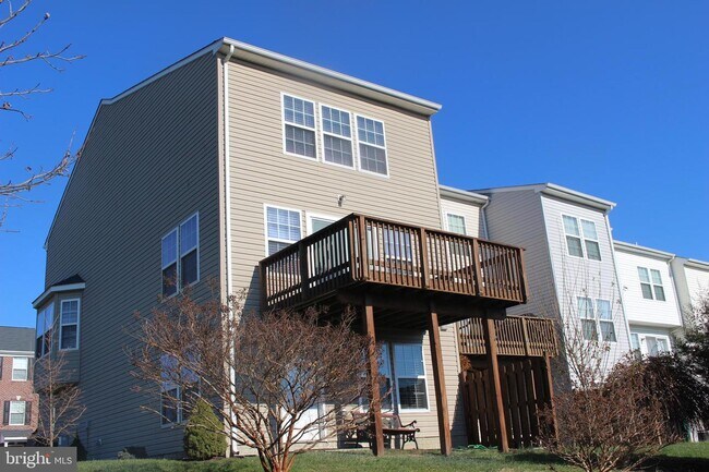 Building Photo - 100 Monticello Square