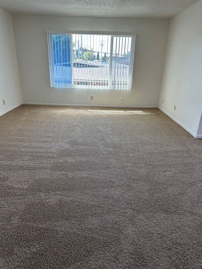 Foto del edificio - Evans Apartments - 1155 Dr, Santa Rosa CA ...