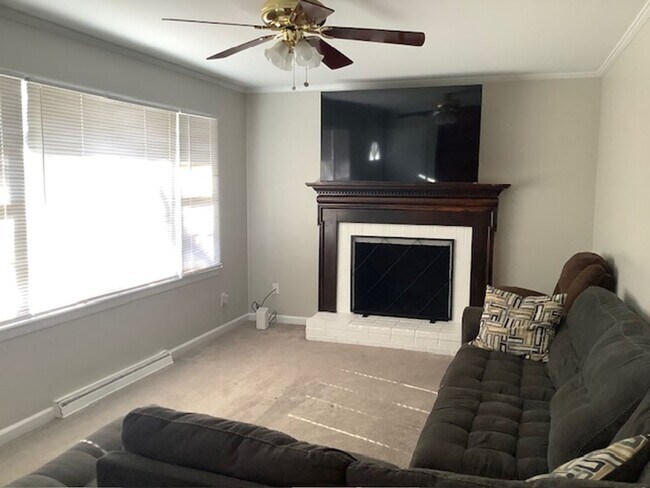 Building Photo - 136 Maple Lawn Pl