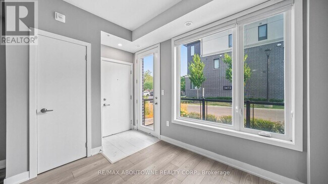 Building Photo - 3473-3473 Widdicombe Way