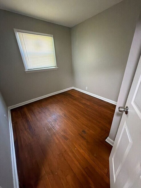 Beautiful 3 Bed 1 Bath For Rent!