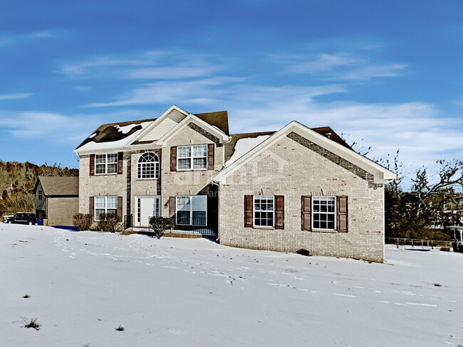 Building Photo - 220 Solitude Cir