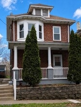 Building Photo - 14 Raymond St