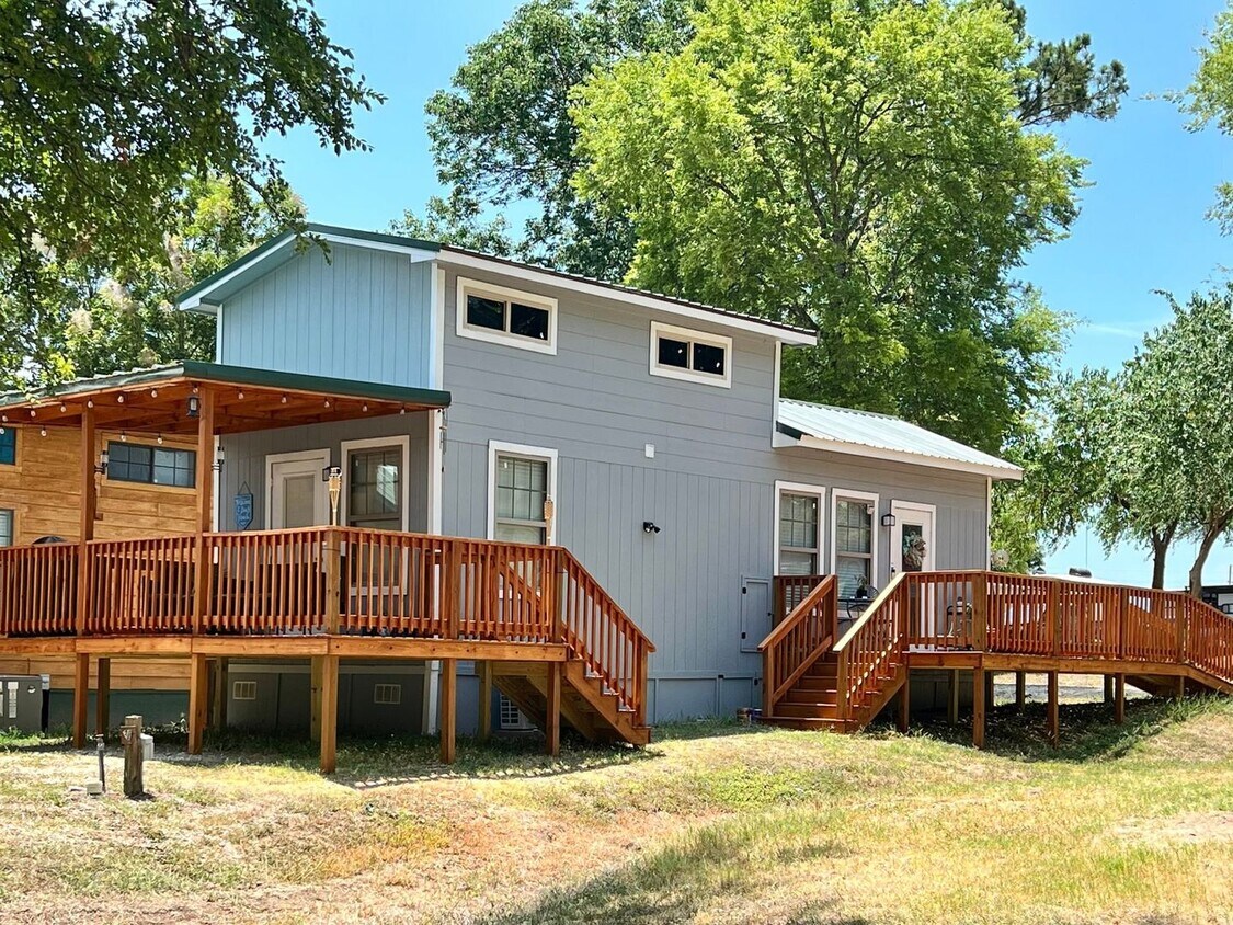 Primary Photo - 2 Bedroom Single Family Tiny Home in Willi...