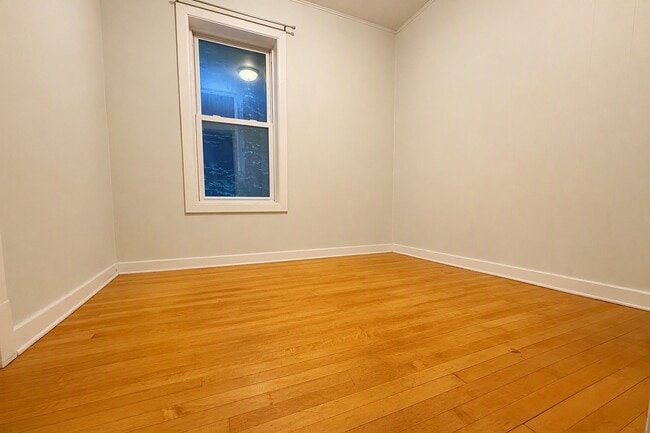 Foto del edificio - 4527 N Christiana Ave