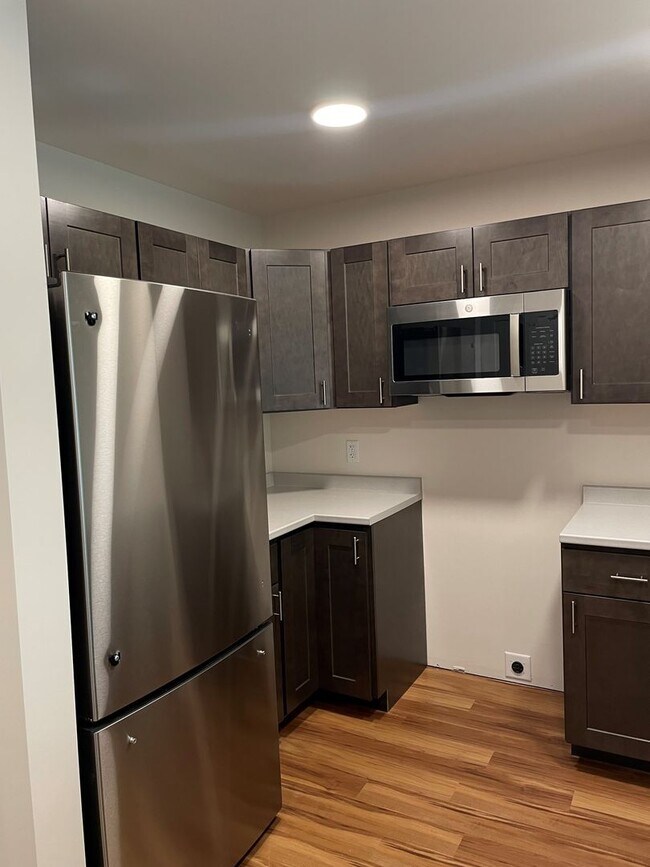 Building Photo - Village at Autumn Pond II:  One Bedroom pl...