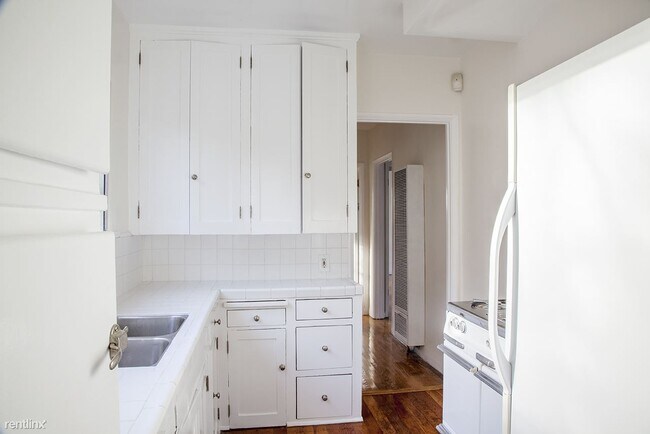 Foto del edificio - 2 br, 1 bath House - 937 W Kensington Rd