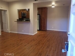 Building Photo - 12 Andarrios