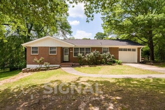 Building Photo - 1288 Hiawatha Dr NE