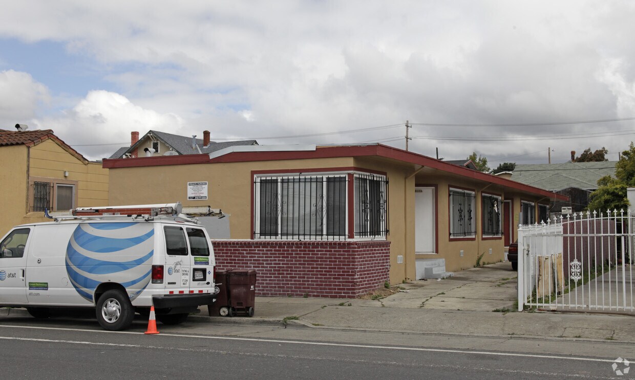 Foto principal - 5116 Bancroft Ave