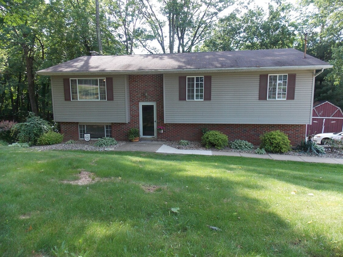 1765 Mt Tom Rd, Marietta, OH 45750 House Rental in Marietta, OH