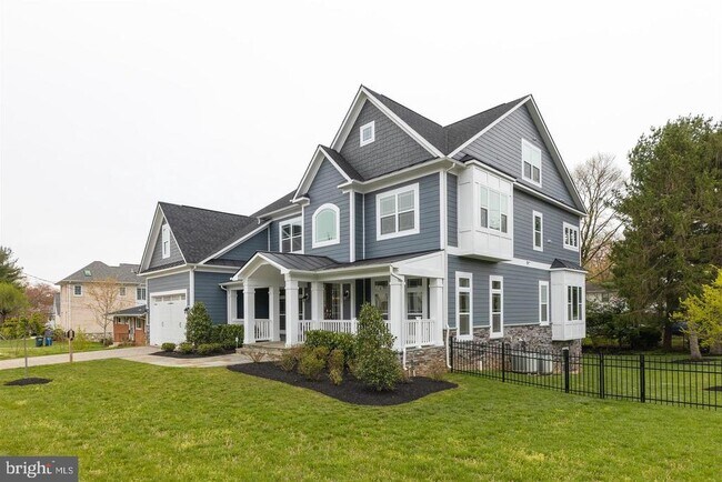 Foto del edificio - 6829 Rosemont Dr