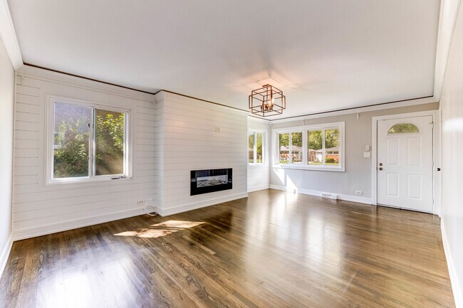 Foto del edificio - 2859 Stafford Dr