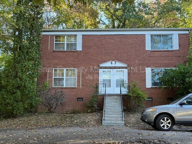 Foto del edificio - 1204 Glade Hill Dr