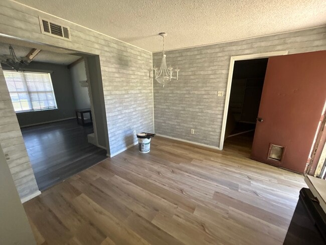 Building Photo - 159 Randall Dr