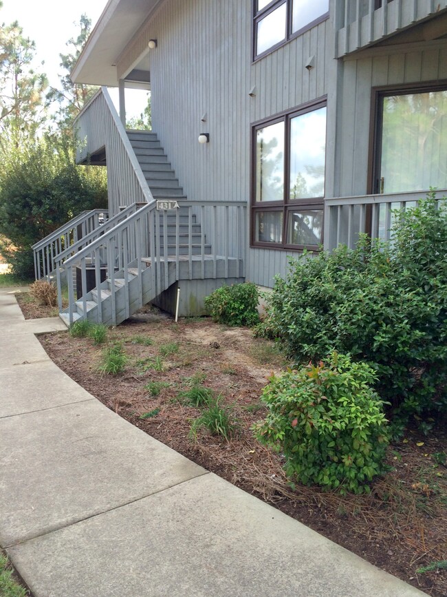 Building Photo - 435 Foxcroft Cir
