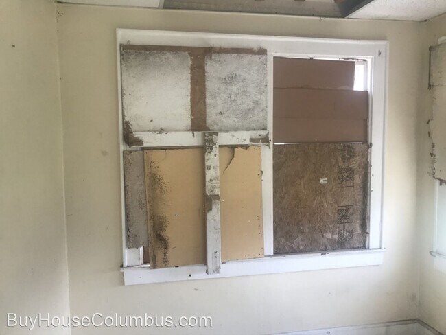 Building Photo - 4 br, 1 bath House - 249 Benfield Ave.