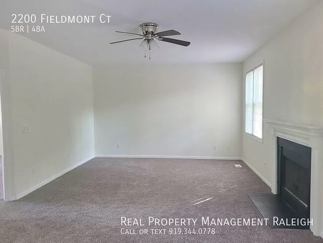 Building Photo - Room in House on Fieldmont Ct