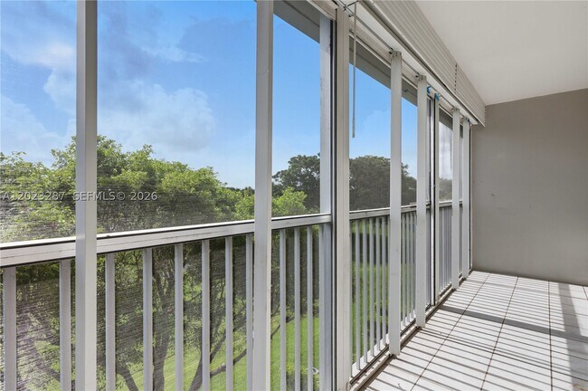 Foto del edificio - 301 SW 135th Ave
