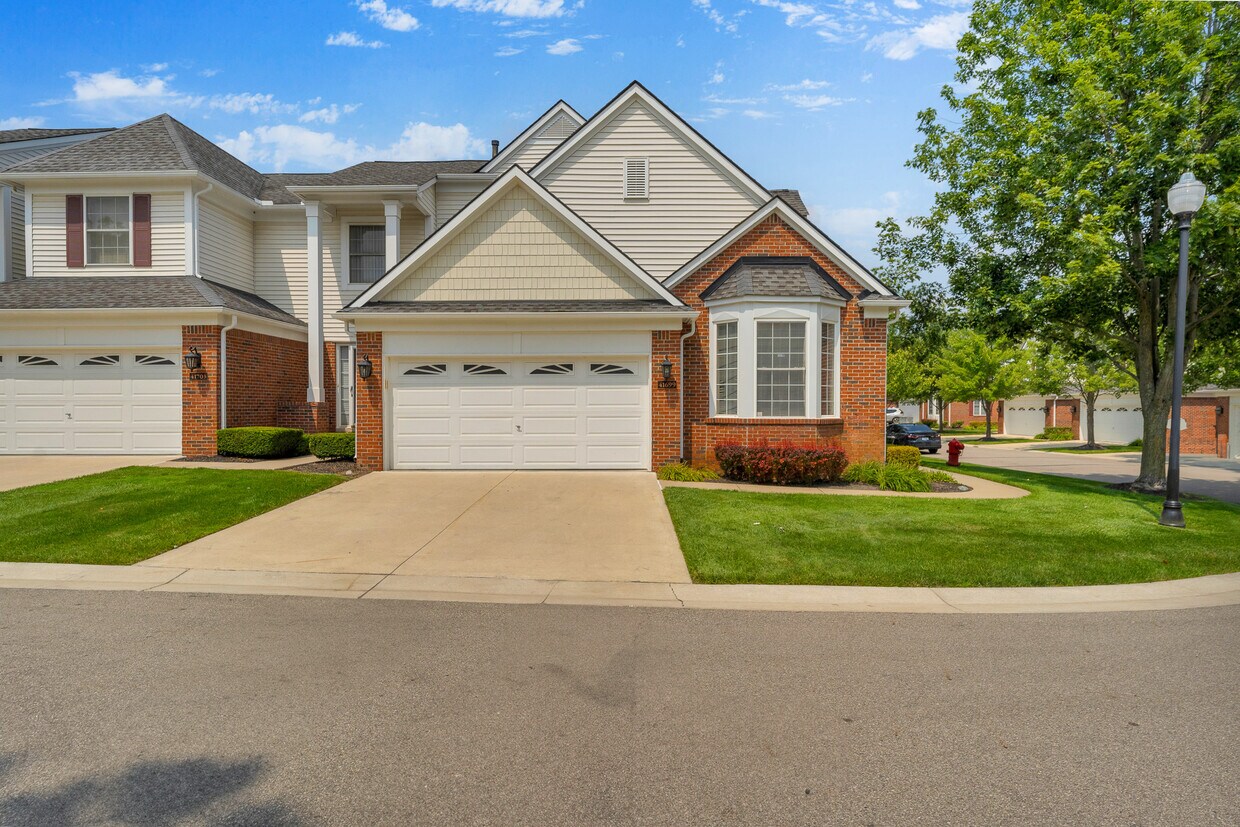 Foto principal - 41699 Mitchell Rd
