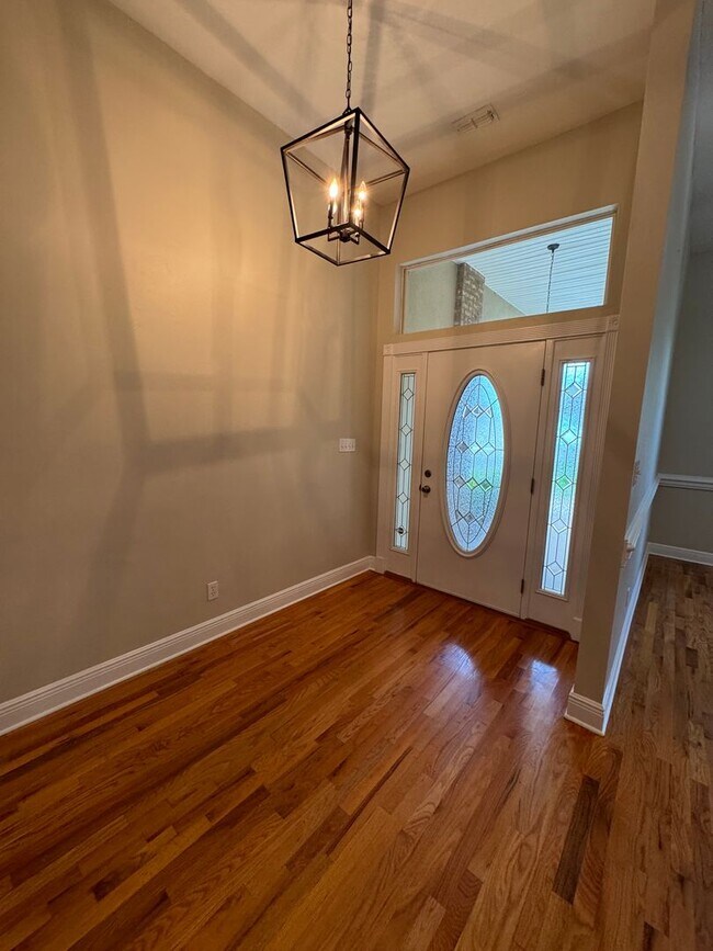 Building Photo - NE Tallahassee Home in Top School District