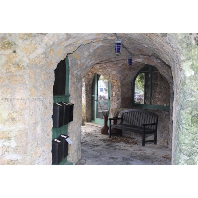 Building Photo - 1301 Milan Ave