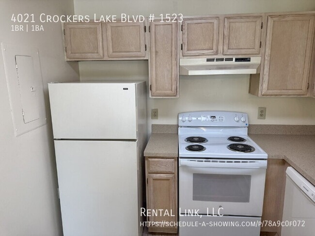 Foto del edificio - 4021 Crockers Lake Blvd