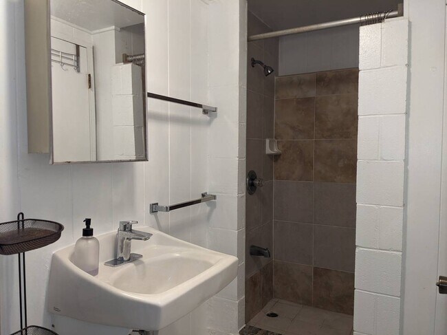Foto del edificio - 430 Dayton Ln