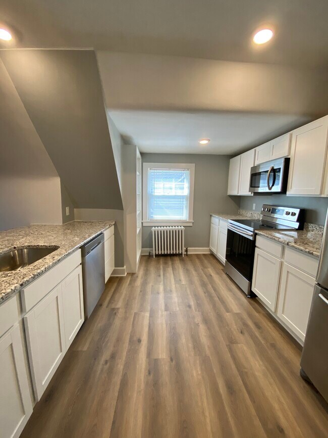 Kitchen - 620 W Ferry St