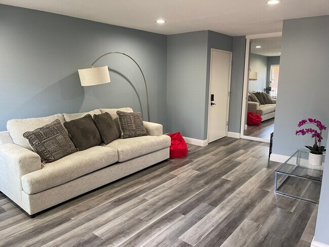 Foto del edificio - 38627 Cherry Ln