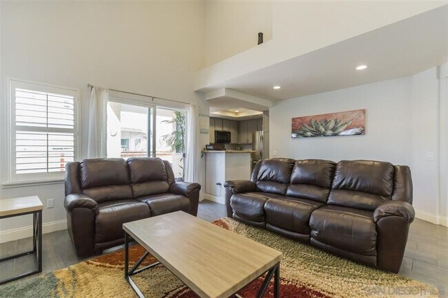 Foto del edificio - 2 Bed / 2 Bath Townhome in El Cajon